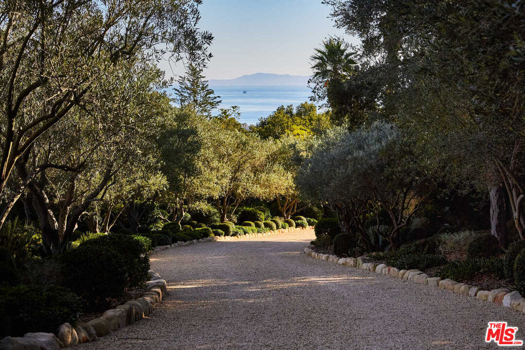 848 Hot Springs Road Santa Barbara, CA 93108 - Photo 25 of 26 a view of a yard