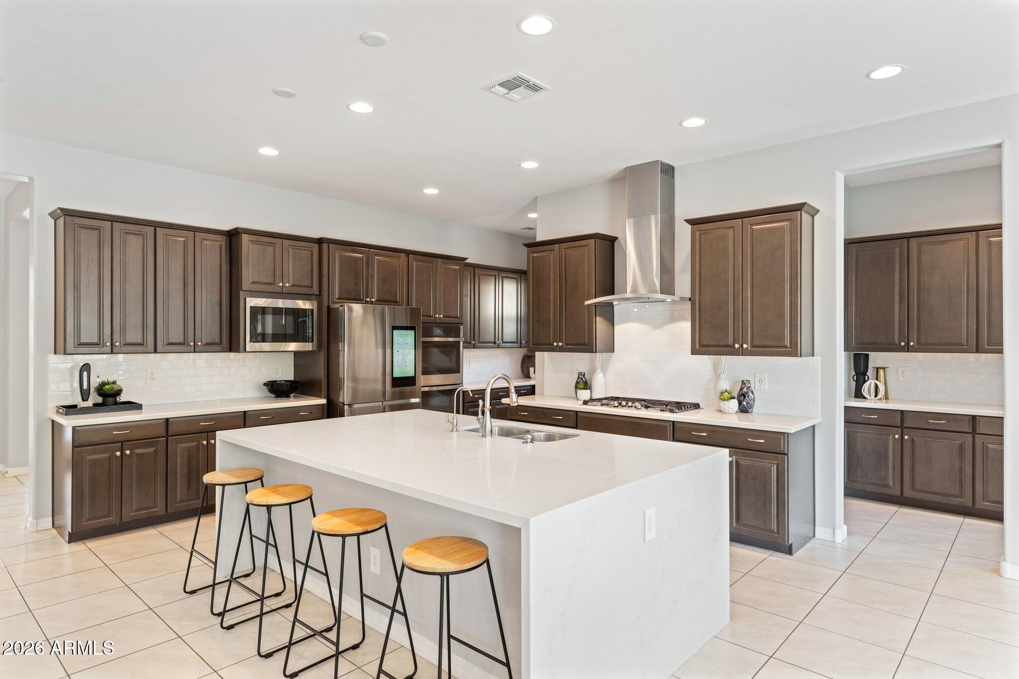 719 East Summerside Road Phoenix, AZ 85042 - Photo 7 of 39 Chef's Kitchen