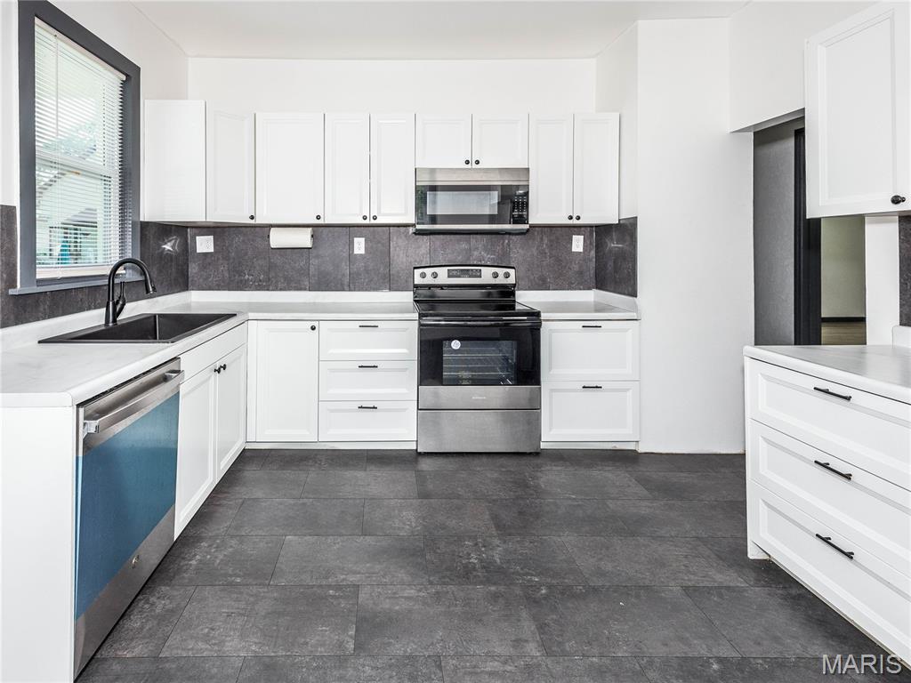 710 East Main Street Alhambra, IL 62001 - Photo 7 of 27