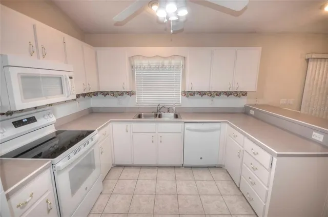 $299,999 | 2944 Mango Tree Drive, Edgewater, FL 32141