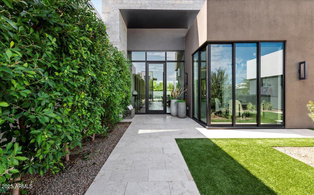 6802 East Joshua Tree Lane Paradise Valley, AZ 85253 - Photo 4 of 70 01-6802 E Joshua Tree Ln 82