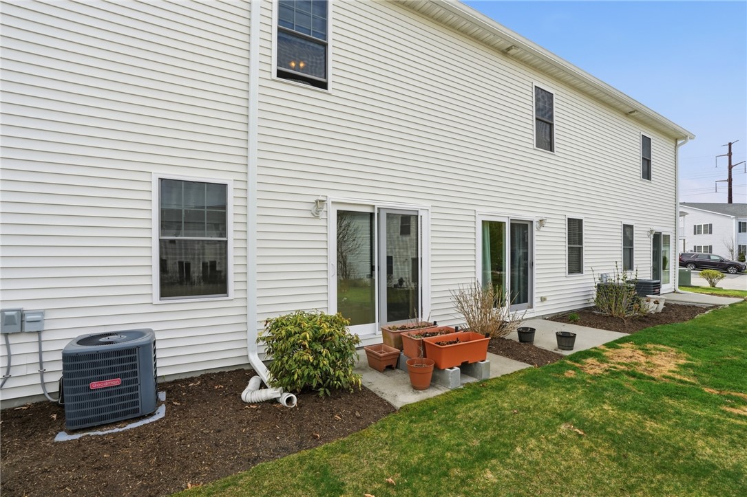 12 Gray Coach Lane, Unit 1206 Cranston, RI 02921 - Photo 2 of 26