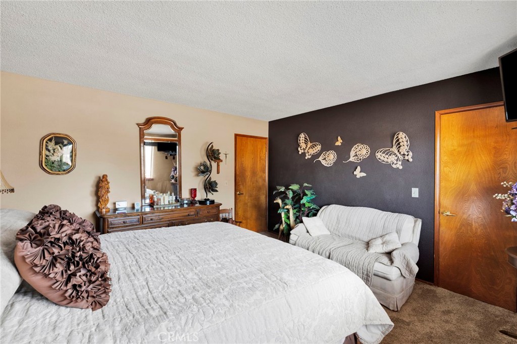 19031 Shoshonee Road Apple Valley, CA 92307 - Photo 31 of 43