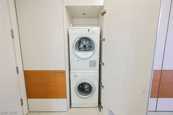 $1,995 | 3722 South Las Vegas Boulevard, Unit 505, Las Vegas, NV 89158