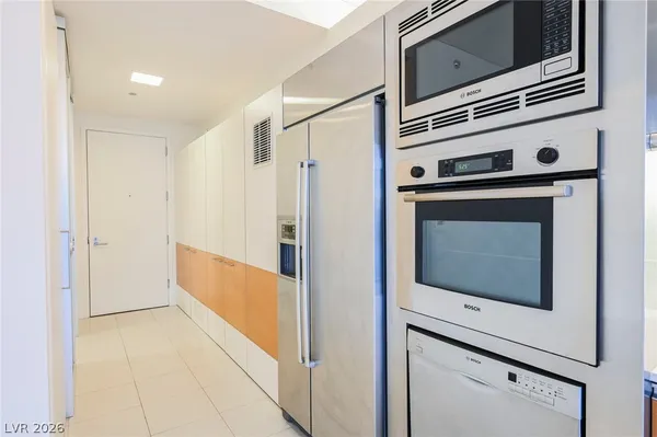 $1,995 | 3722 South Las Vegas Boulevard, Unit 505, Las Vegas, NV 89158