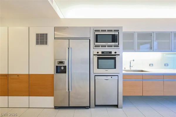 $1,995 | 3722 South Las Vegas Boulevard, Unit 505, Las Vegas, NV 89158