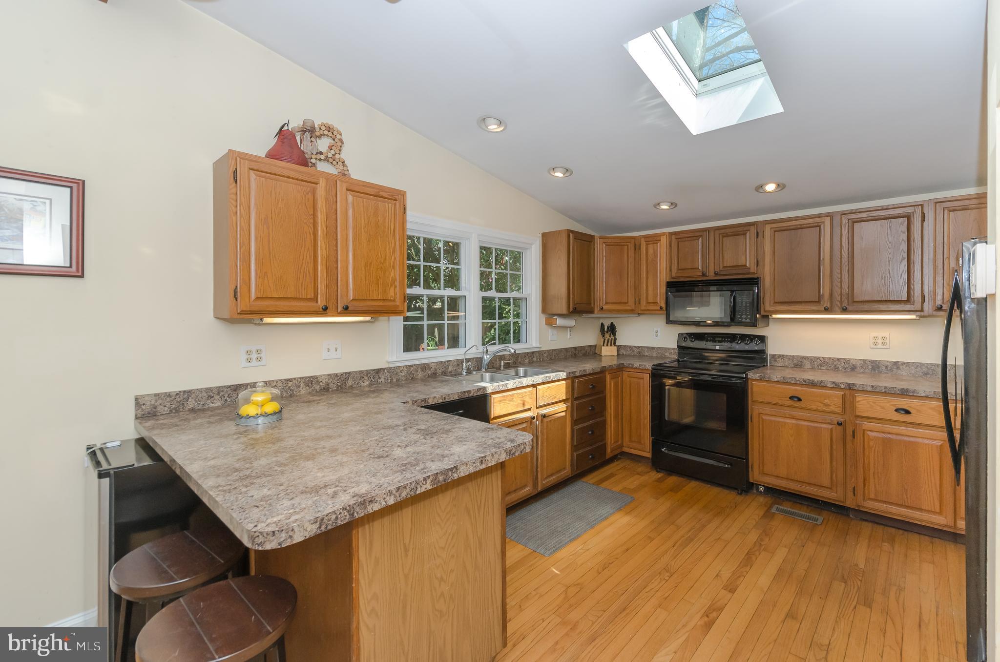 137 Worcester Road Stevensville, MD 21666 - Photo 19 of 53 Large kitchen