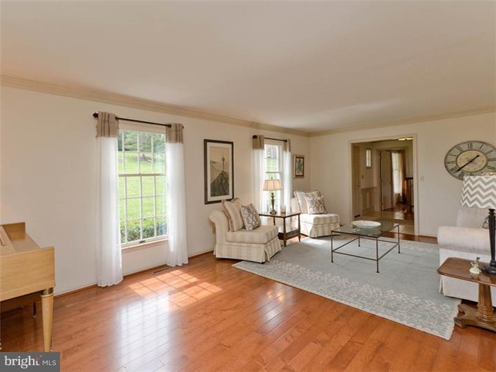 22 Fox Hollow Road Downingtown, PA 19335 - Photo 6 of 25 Living Room