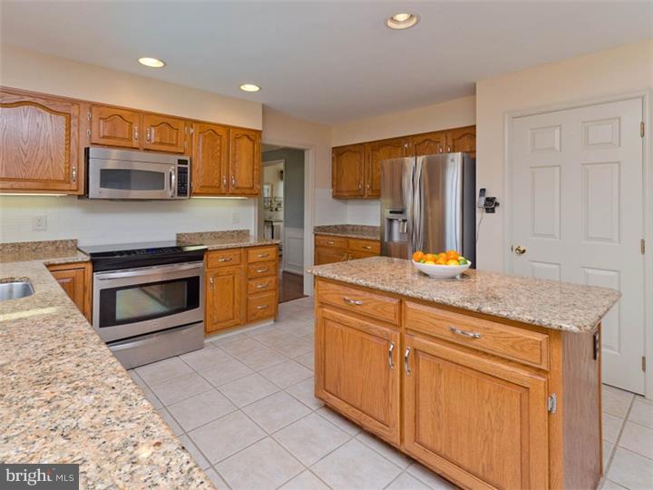 22 Fox Hollow Road Downingtown, PA 19335 - Photo 10 of 25 Kitchen