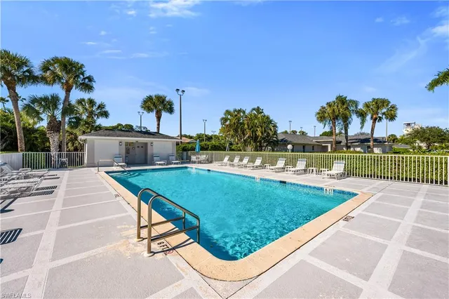 $400,000 | 1320 Charleston Square Drive, Unit 201, Naples, FL 34110