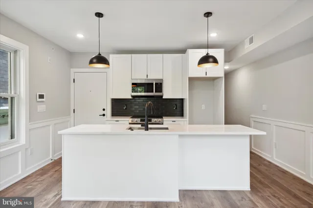 $6,000 | 3401 Hamilton Street, Unit 2, Philadelphia, PA 19104