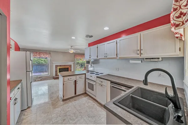 $365,500 | 5245 Carriage Drive, Roanoke, VA 24018