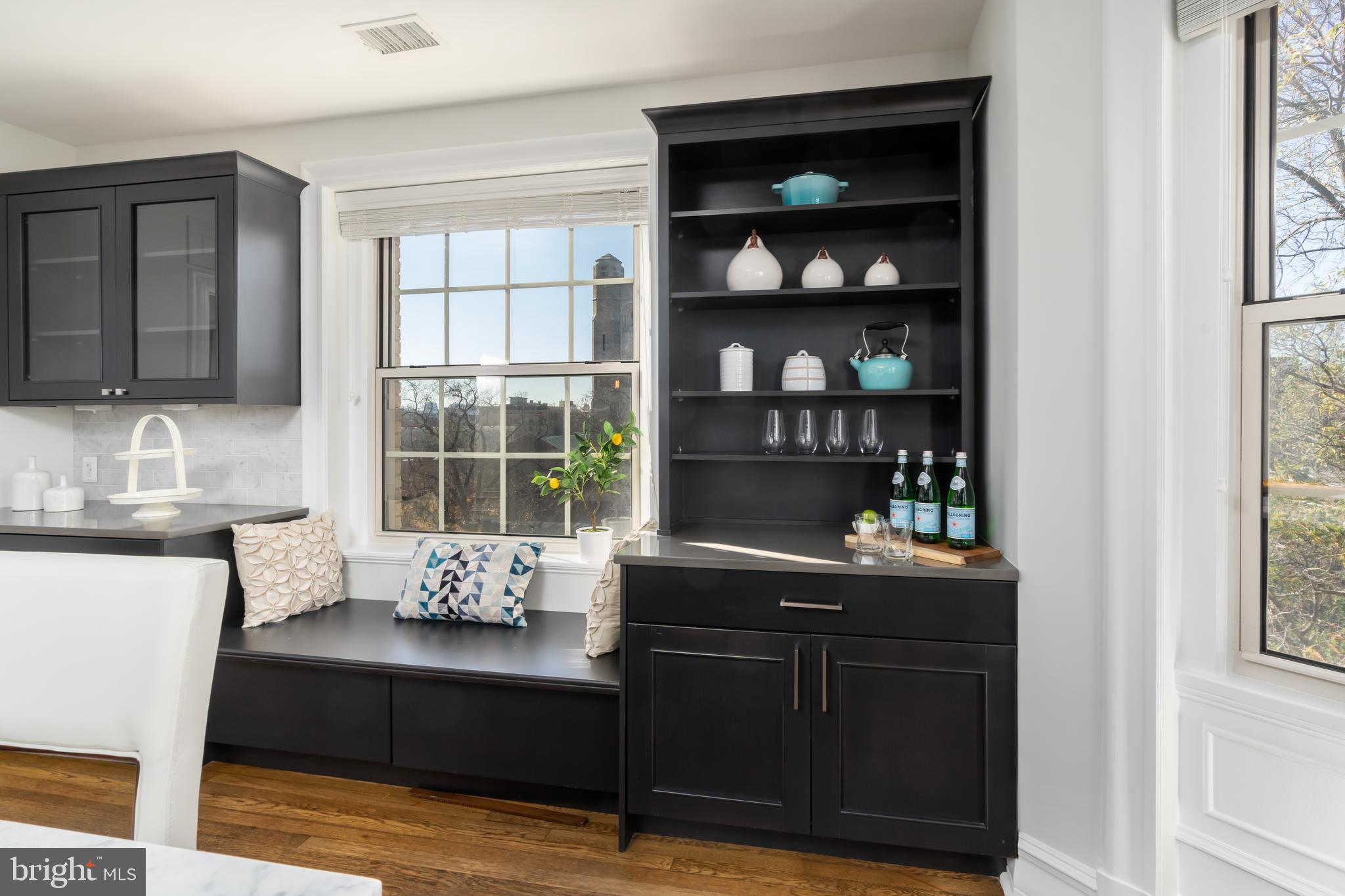 1801 16th Street Northwest, Unit 605 Washington, DC 20009 - Photo 11 of 38 Banquet and built-ins