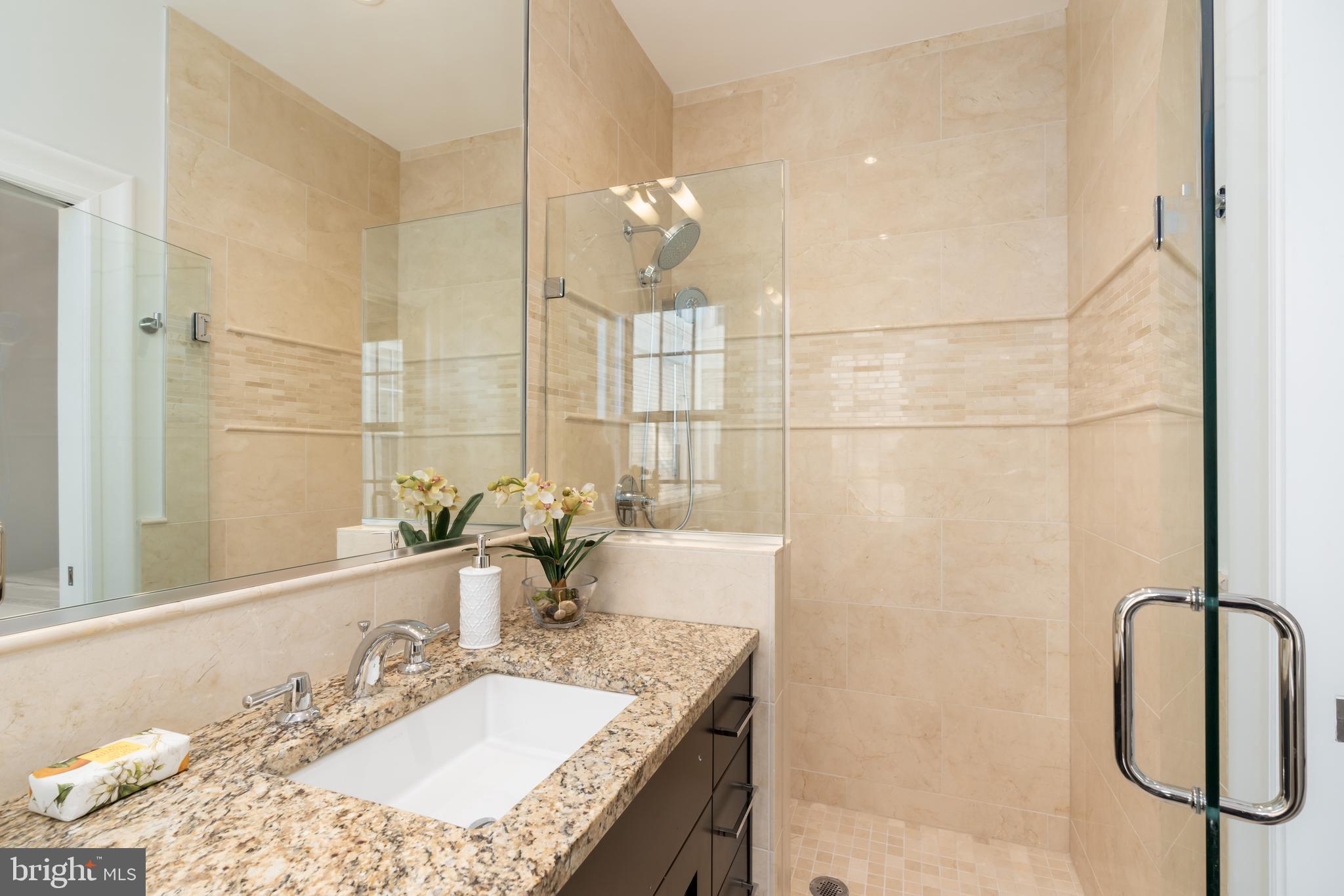1801 16th Street Northwest, Unit 605 Washington, DC 20009 - Photo 26 of 38 En suite 2nd bathroom