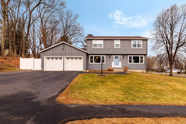$669,900 | 136 Winthrop Lane, Holden, MA 01520