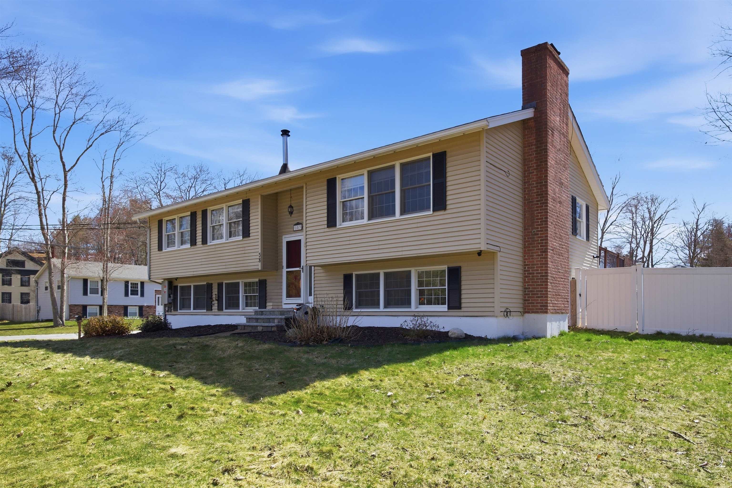 38 Vernon Avenue Rochester, NH 03867 - Photo 2 of 60 Gallery Image 2