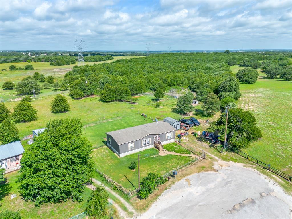 701 Trails End Poolville, TX 76487 - Photo 6 of 39
