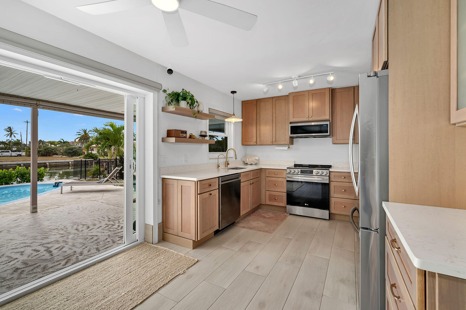 280 Ibis Street Fort Myers Beach, FL 33931 - Photo 9 of 33 226004525dd