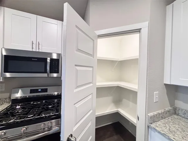 $2,250 | 17327 Roxboro Ridge Lane, Crosby, TX 77532