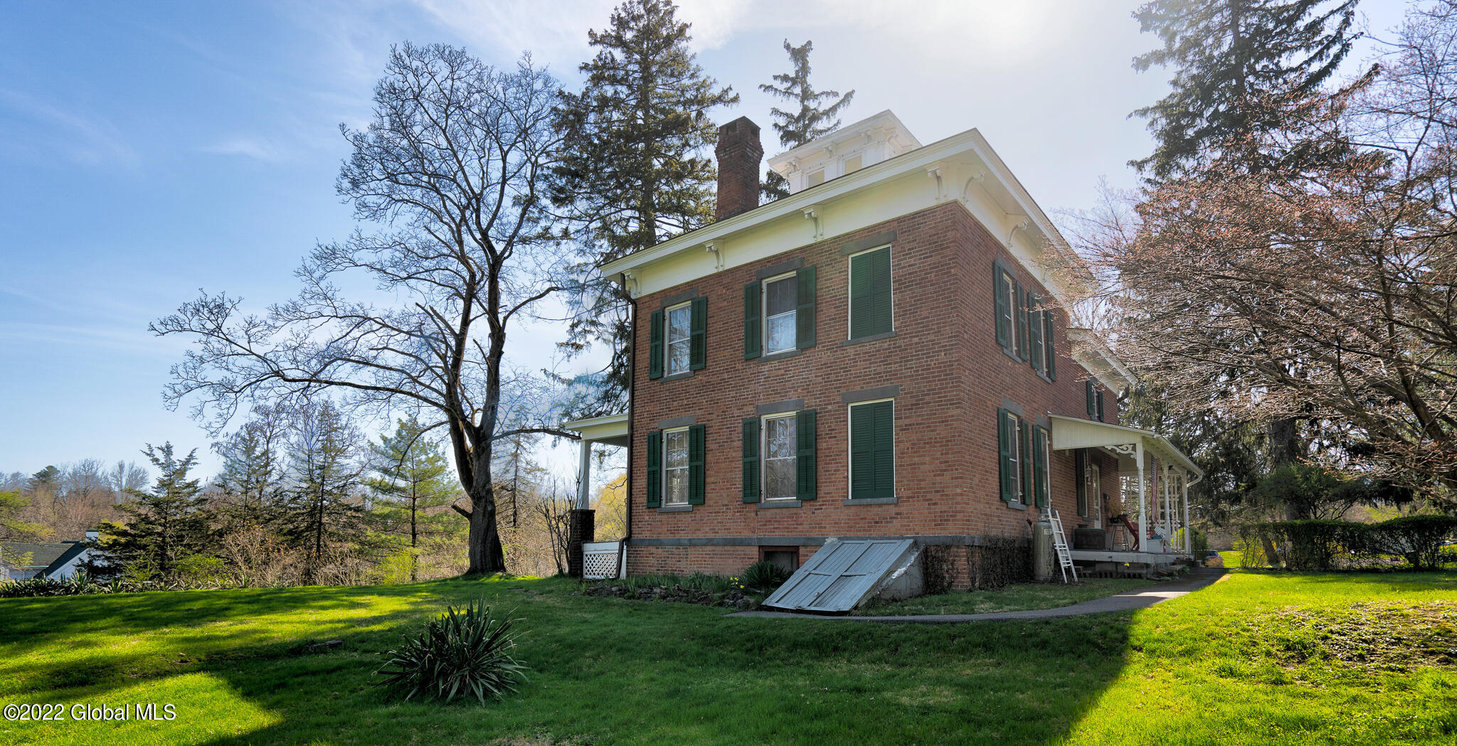 14 Walnut Street Catskill, NY 12414 - Photo 5 of 41 9061D8CD-DE2A-42FE-BDC6-9D68A9C7FD03