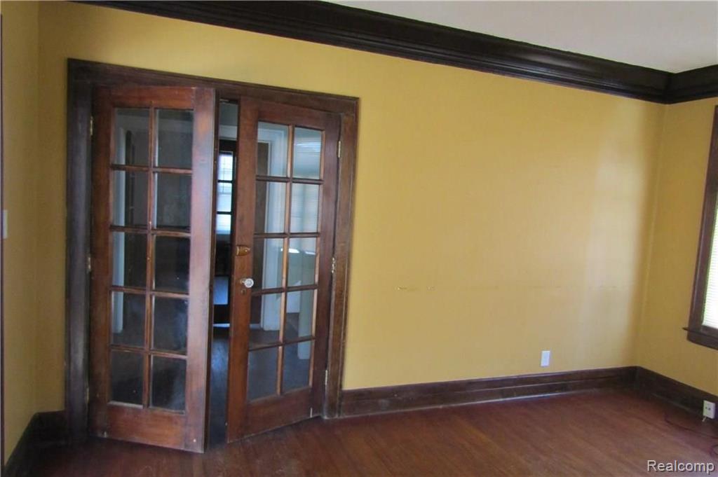 2016 Edison Street Detroit, MI 48206 - Photo 9 of 31