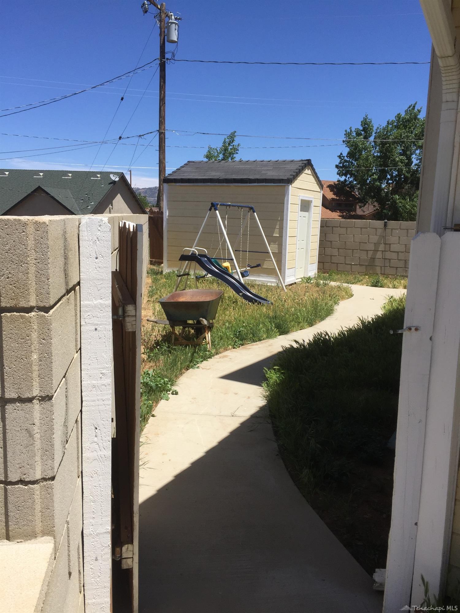 21308 Woodford-Tehachapi Road Tehachapi, CA 93561 - Photo 15 of 38 Gallery Image 15