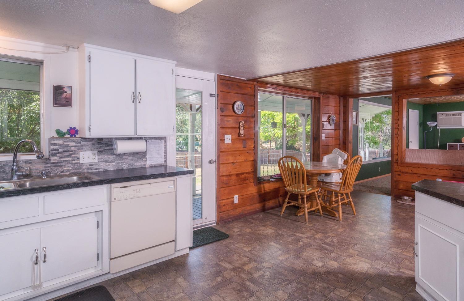 10584 Blackwell Road Central Point, OR 97502 - Photo 8 of 20 Additional Photo