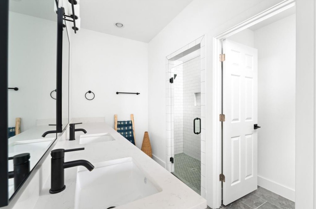 5102 Moss Point Lago Vista, TX 78645 - Photo 13 of 20