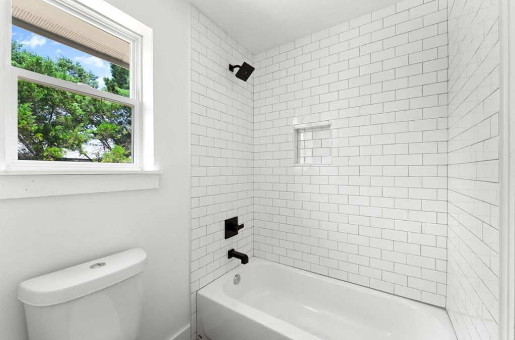 5102 Moss Point Lago Vista, TX 78645 - Photo 17 of 20