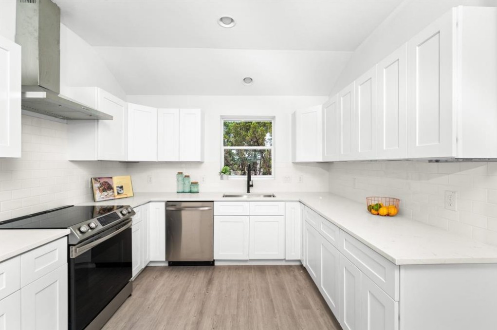 5102 Moss Point Lago Vista, TX 78645 - Photo 9 of 20