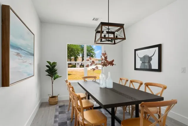 $2,295 | 5102 Moss Point, Lago Vista, TX 78645