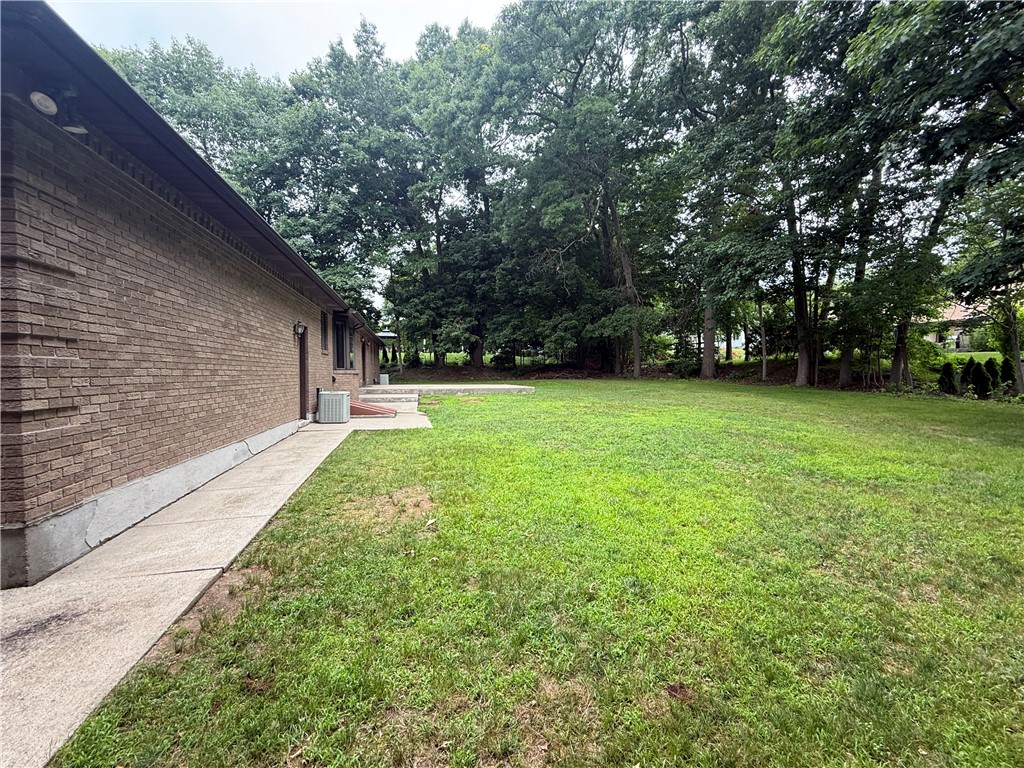 161 Council Rock Road Cranston, RI 02921 - Photo 5 of 31