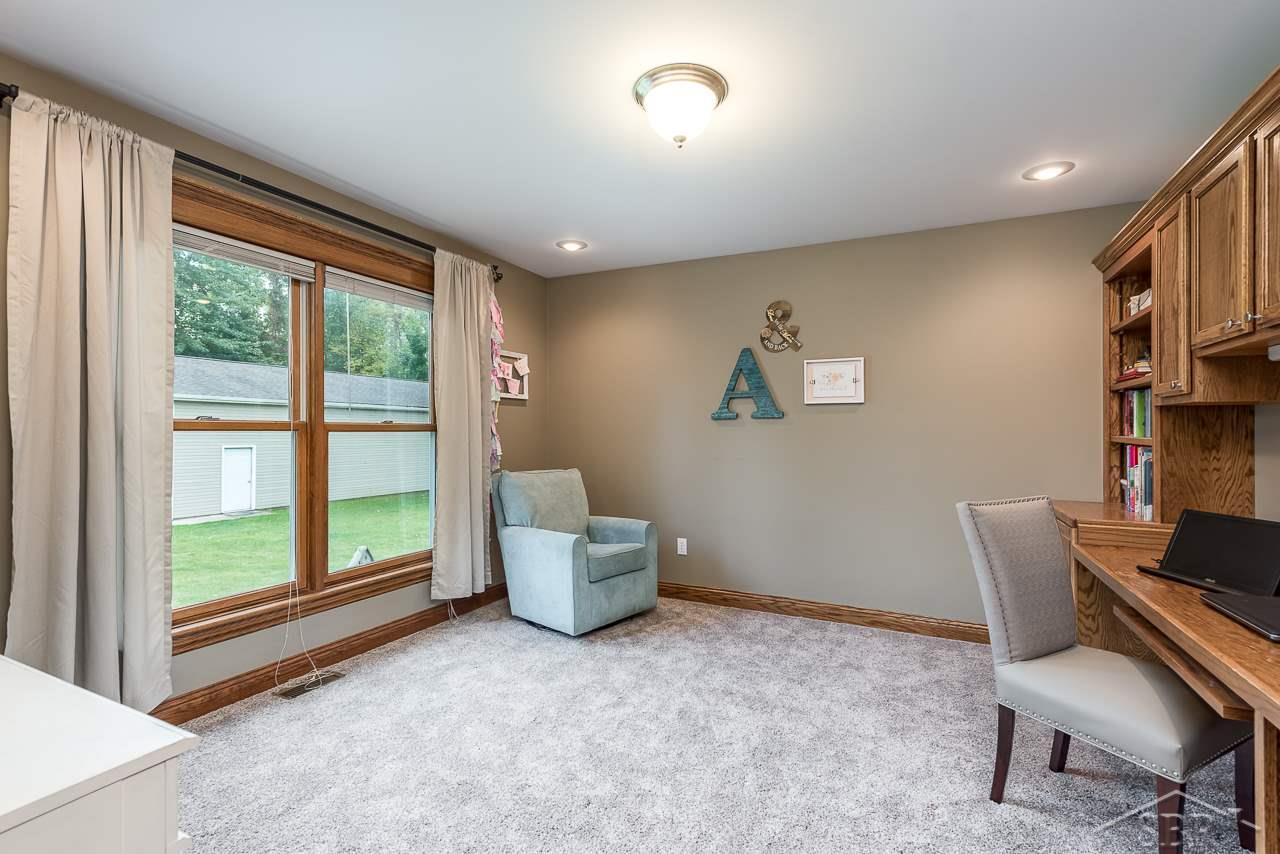 886 Schust Road Saginaw, MI 48604 - Photo 20 of 34 31395990-19.JPG