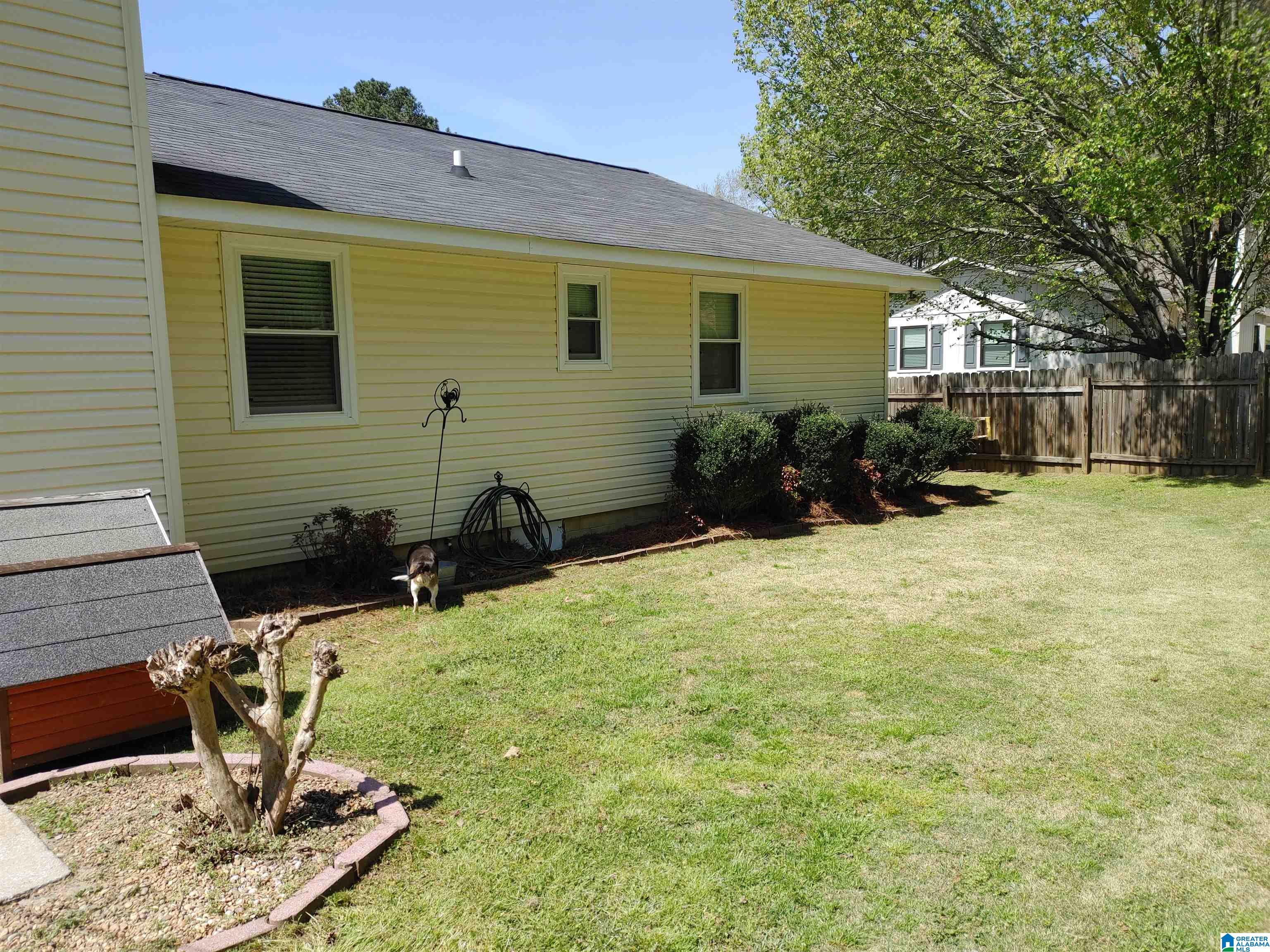 916 Pinecrest Road Sylacauga, AL 35151 - Photo 5 of 21