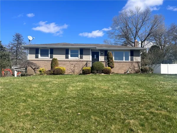 $300,000 | 911 Richview Drive, New Castle, PA 16101
