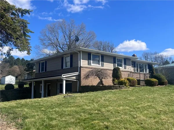 $300,000 | 911 Richview Drive, New Castle, PA 16101