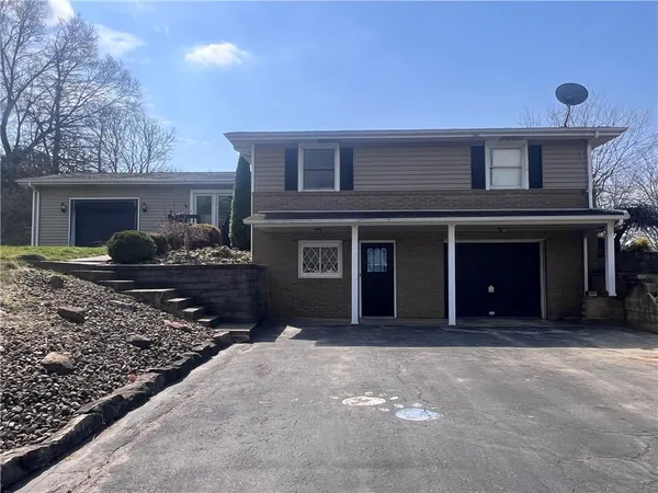 $300,000 | 911 Richview Drive, New Castle, PA 16101