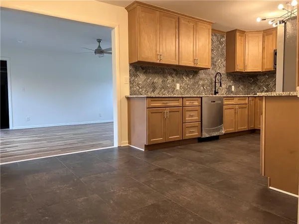 $300,000 | 911 Richview Drive, New Castle, PA 16101
