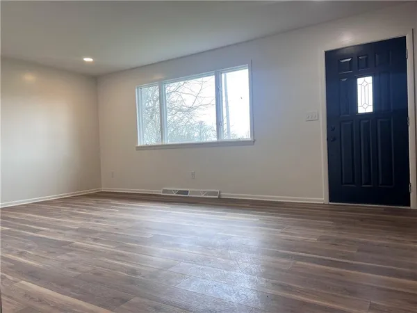$300,000 | 911 Richview Drive, New Castle, PA 16101