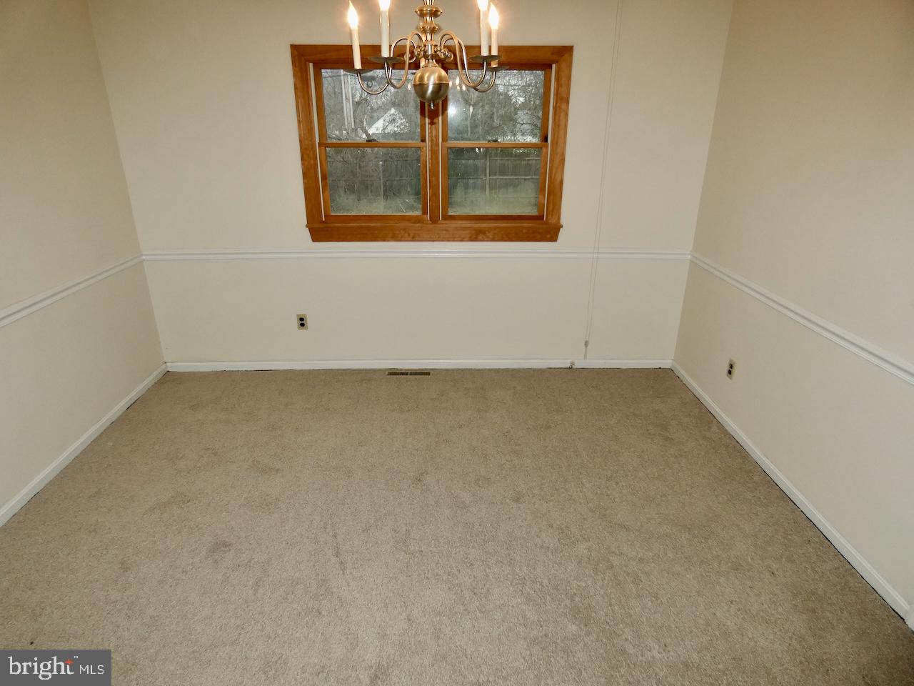 127 Sonant Drive Newark, DE 19713 - Photo 11 of 90 Dining Room