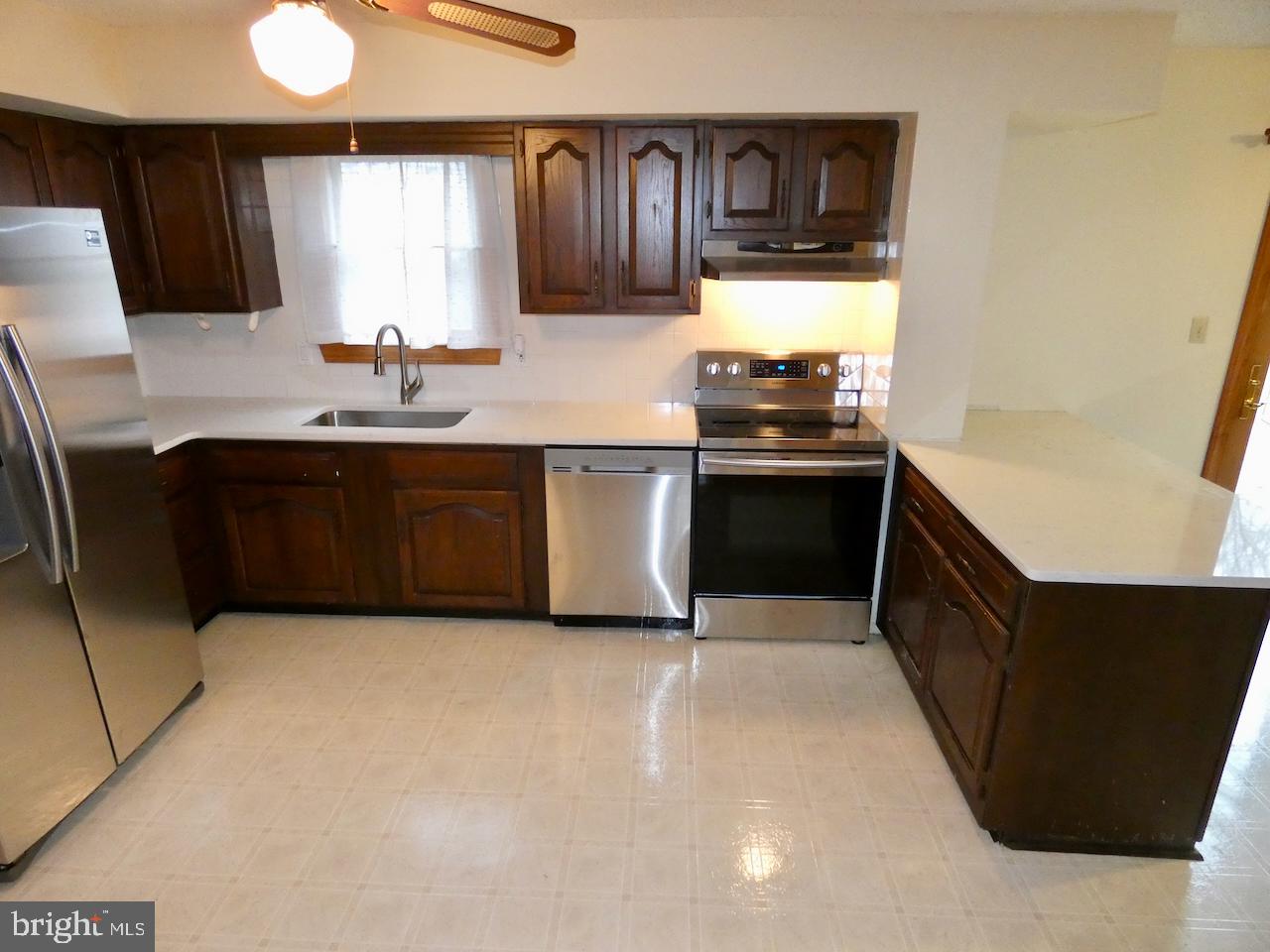 127 Sonant Drive Newark, DE 19713 - Photo 18 of 90 Kitchen