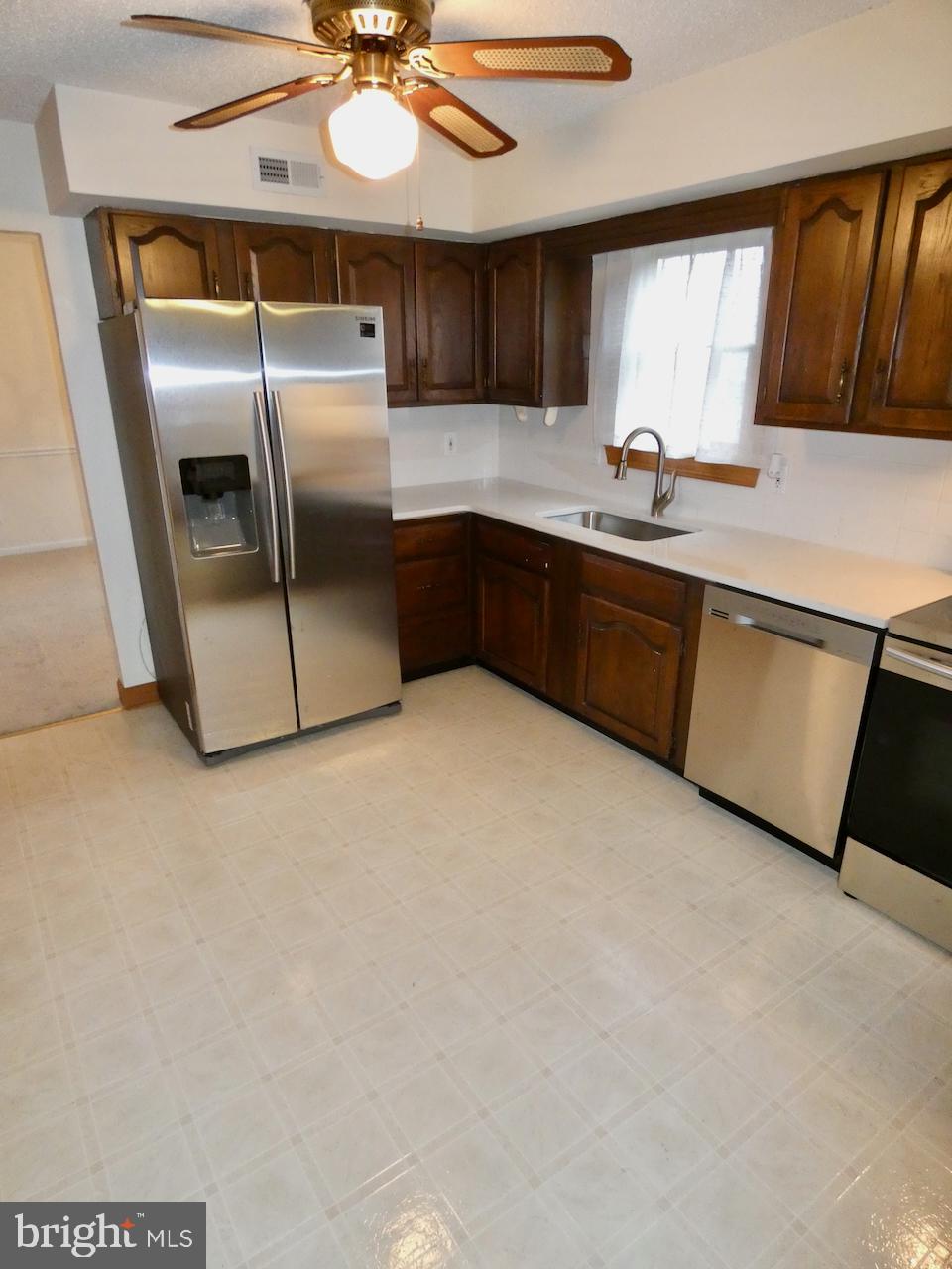 127 Sonant Drive Newark, DE 19713 - Photo 20 of 90 Kitchen