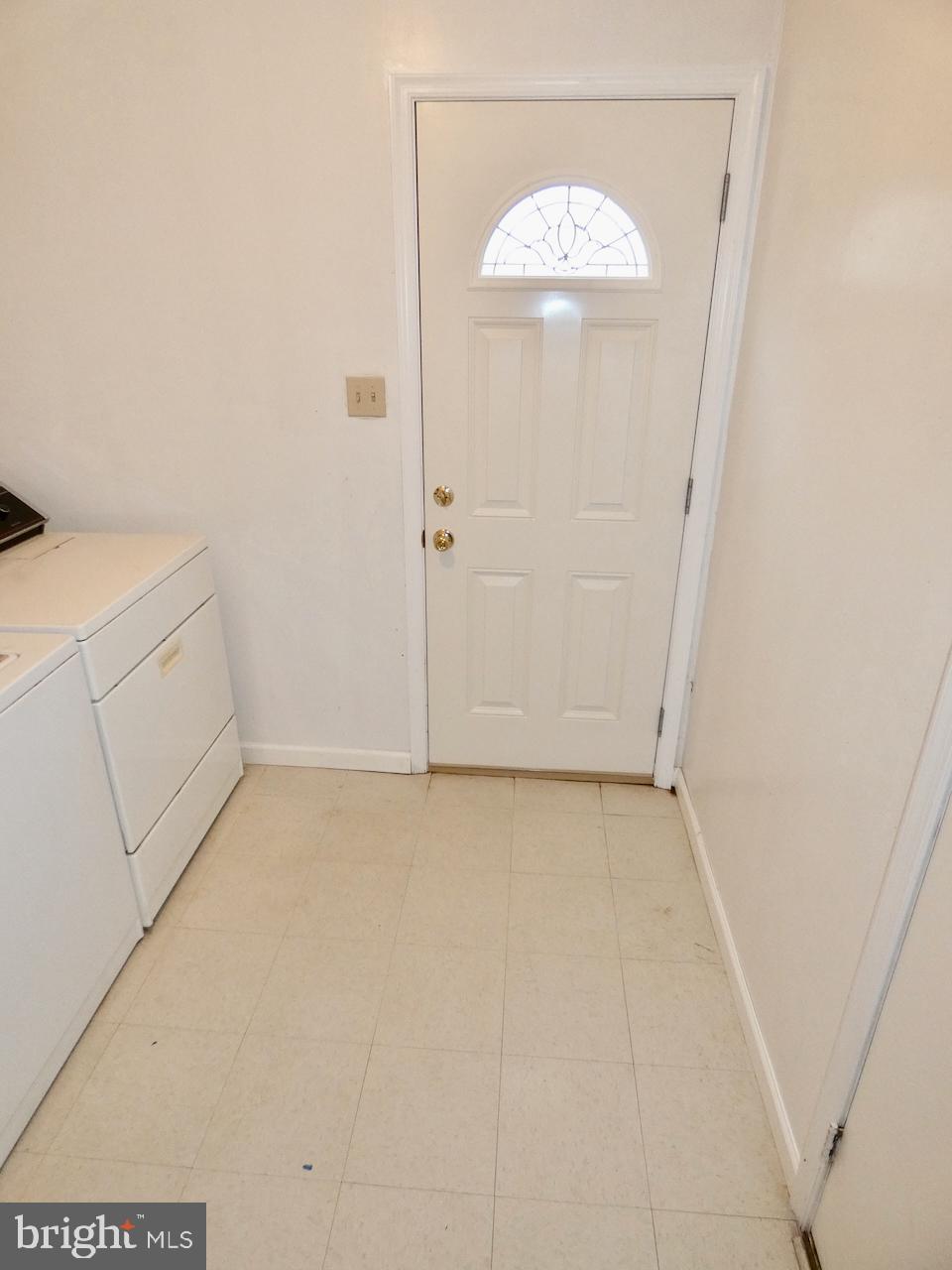 127 Sonant Drive Newark, DE 19713 - Photo 38 of 90 Main Floor Laundry Rm