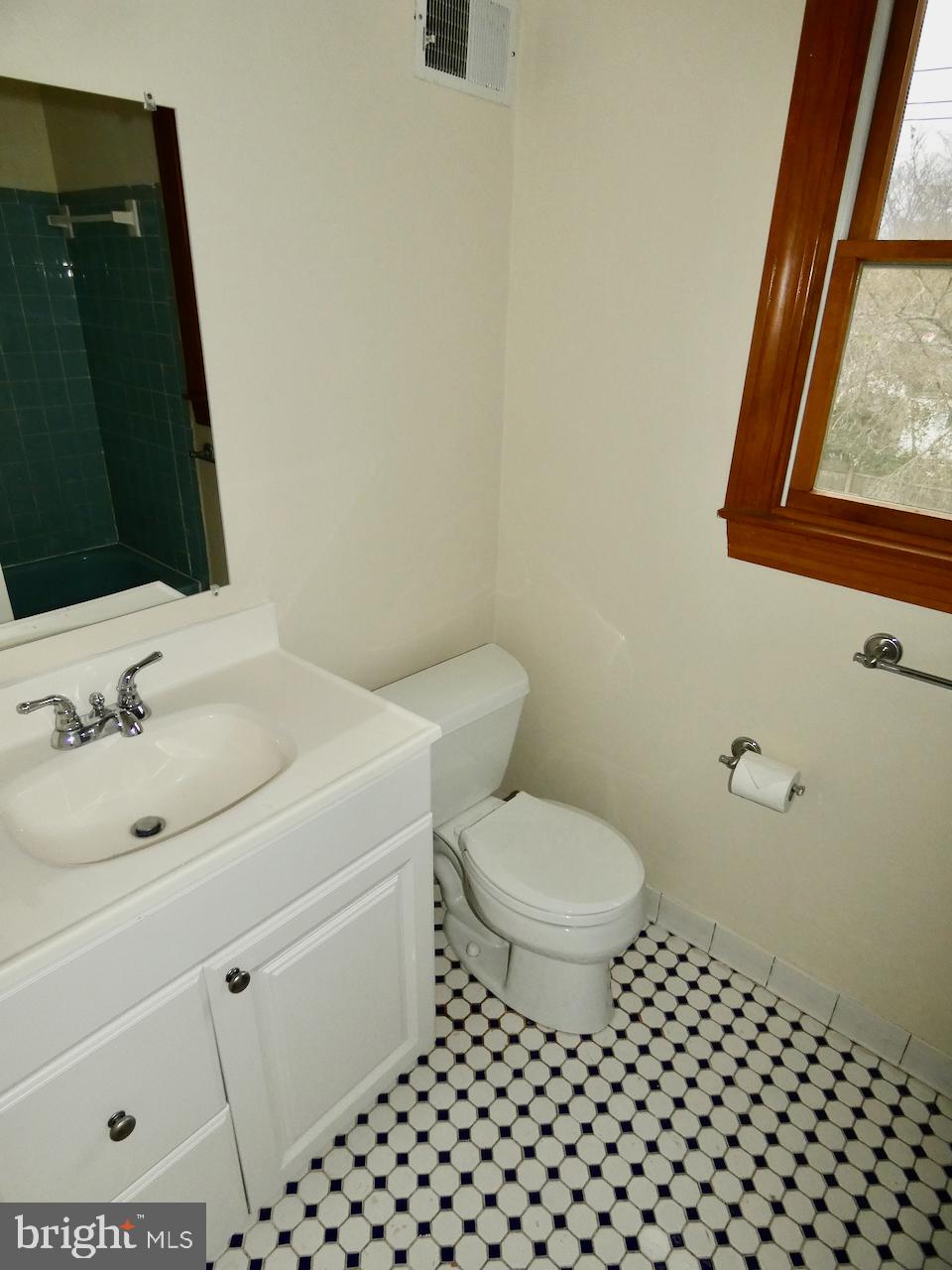 127 Sonant Drive Newark, DE 19713 - Photo 50 of 90 Primary Bathroom