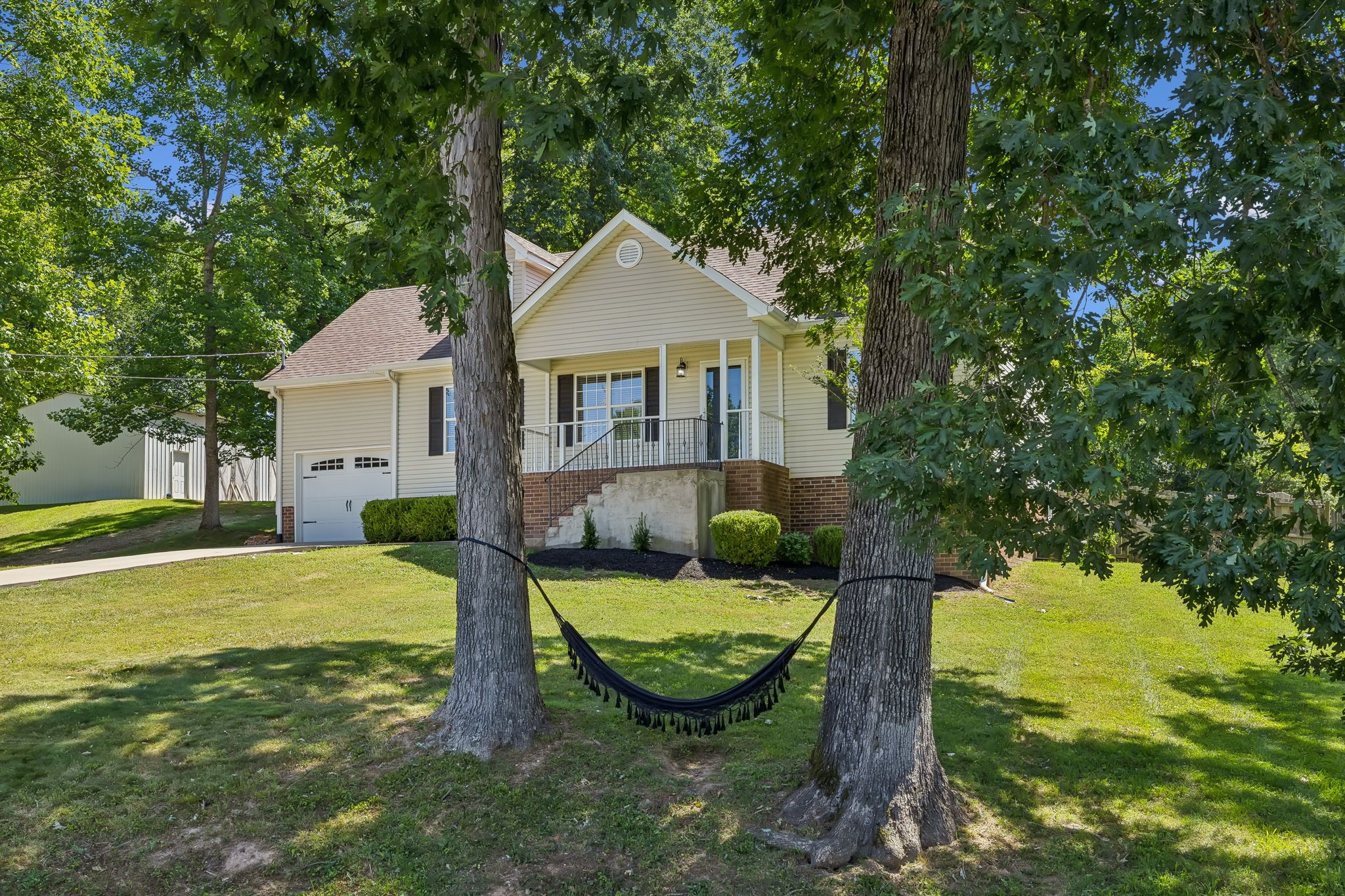 1005 Creek Bottom Road White Bluff, TN 37187 - Photo 2 of 33 Gallery Image 2