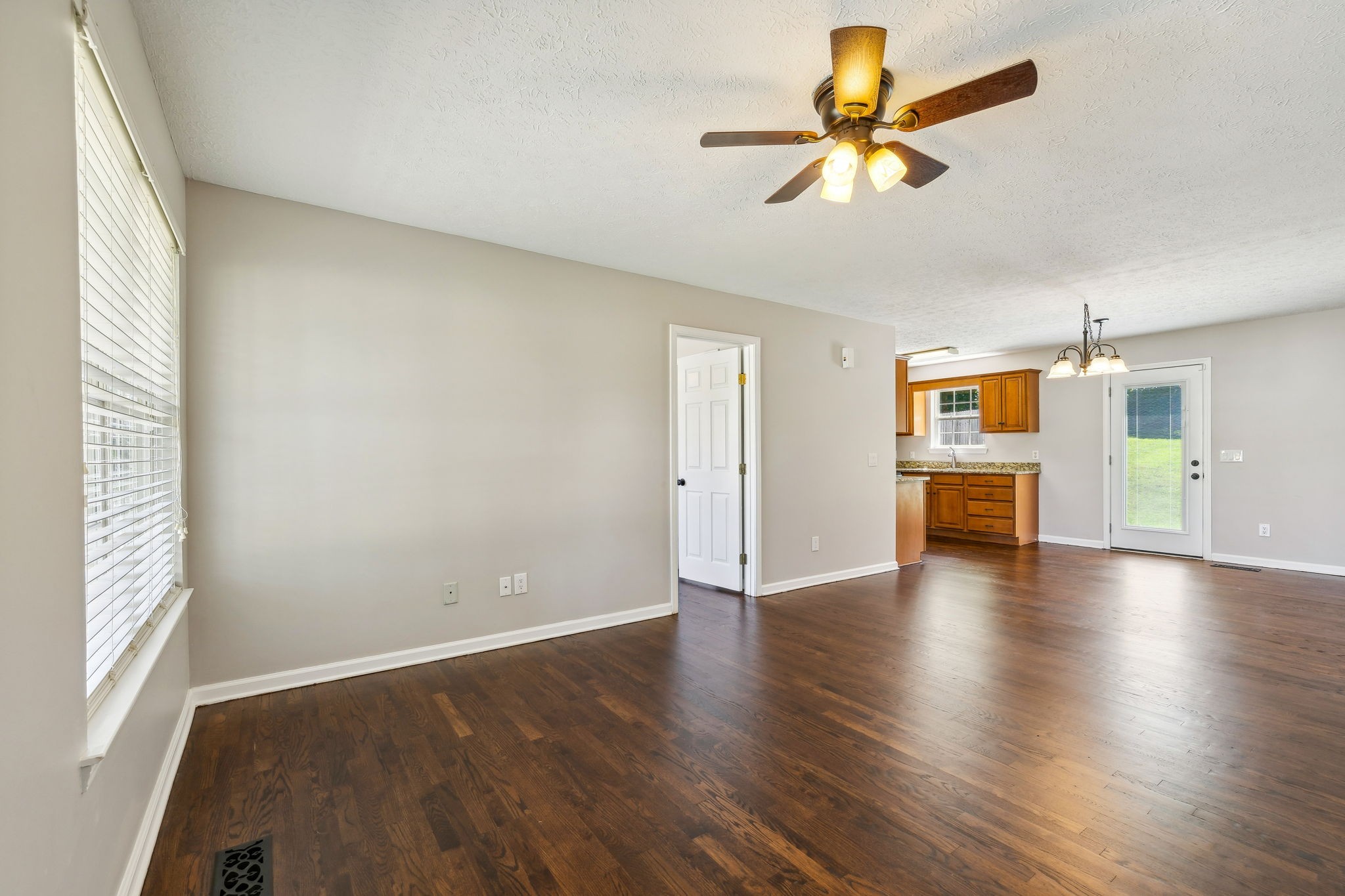1005 Creek Bottom Road White Bluff, TN 37187 - Photo 6 of 33 Gallery Image 6