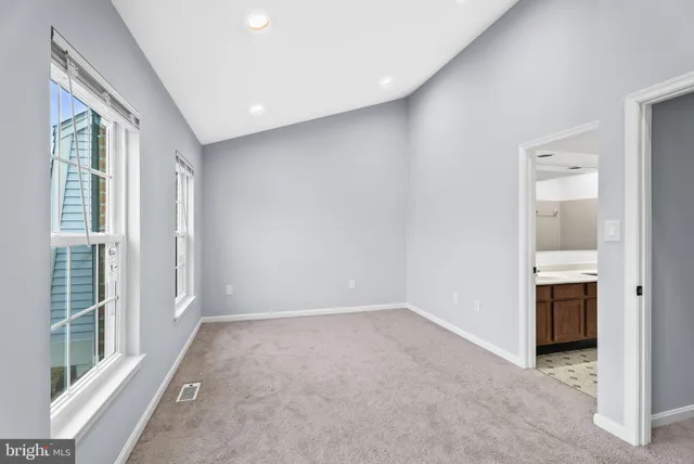 $2,728 | 1989 Bowline Loop, Woodbridge, VA 22192