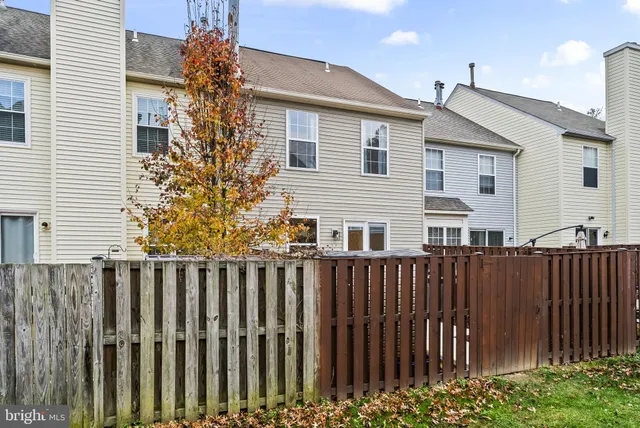 $2,728 | 1989 Bowline Loop, Woodbridge, VA 22192