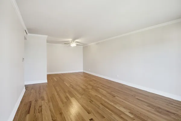 $239,900 | 960 Beau Drive, Unit 303, Des Plaines, IL 60016