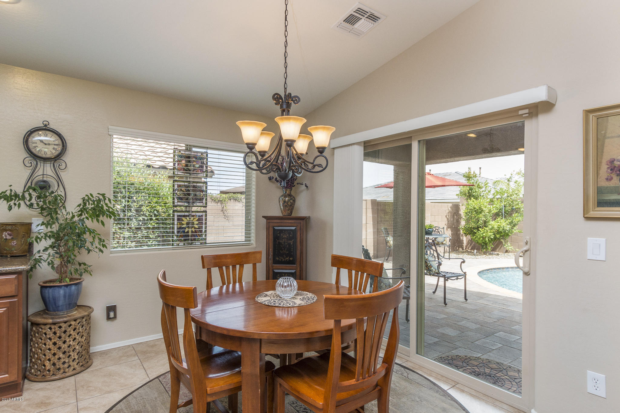 2186 East Stacey Road Gilbert, AZ 85298 - Photo 8 of 31 8) DINING AREA